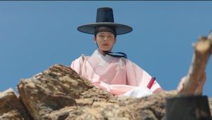 Under the Queen’s Umbrella: 1×8